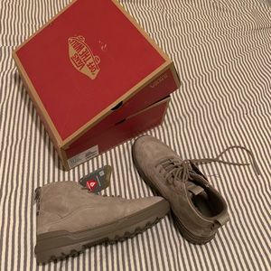 BRAND NEW Vans Colfax Boot